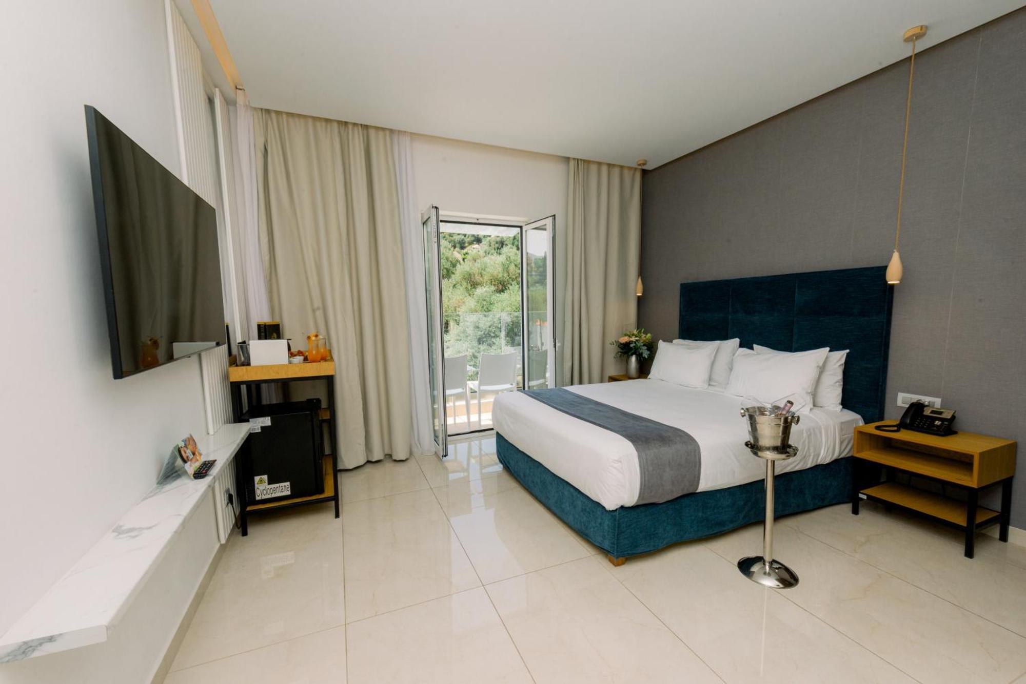 Hotel Ray Corfu 4*